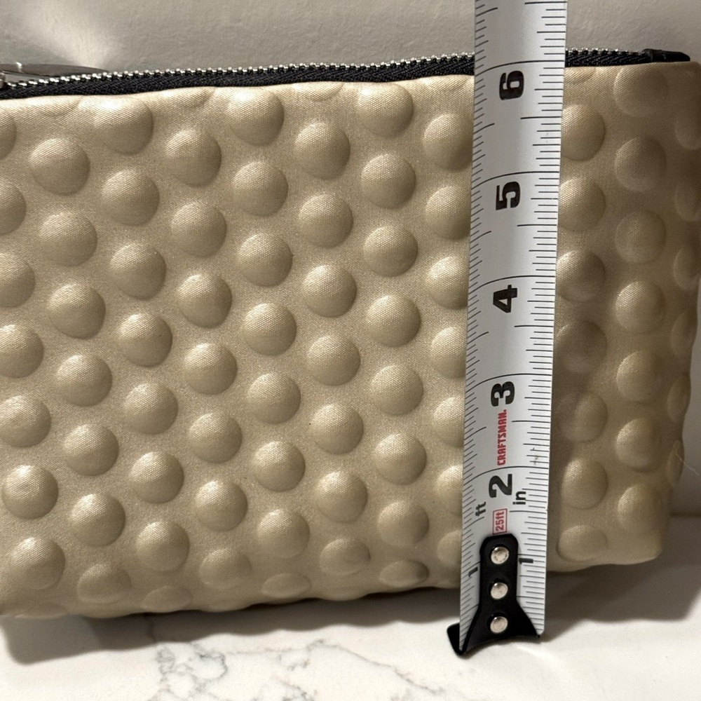 Andrea Valentini - bubble clutch - made in the US - Picture 3 of 5